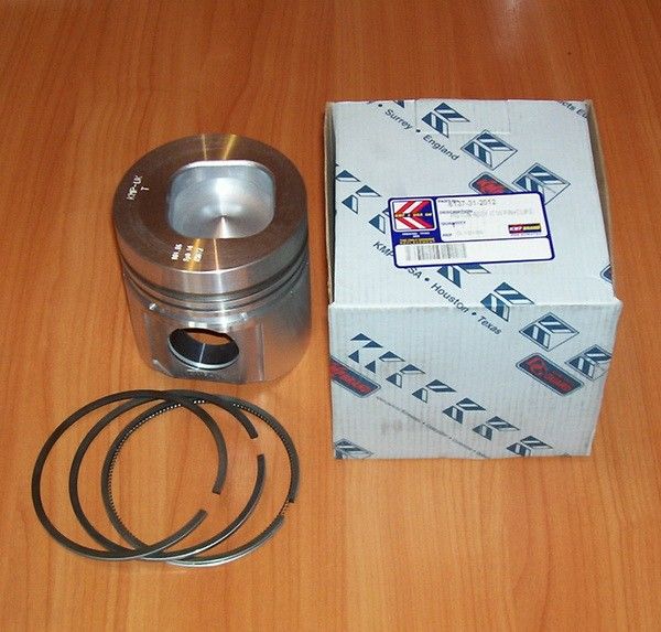 Поршень Komatsu 6D105